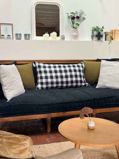 Top Airbnb: Cottage 3 minutes from Puy du Fou "La Petite Cour" in Les Epesses