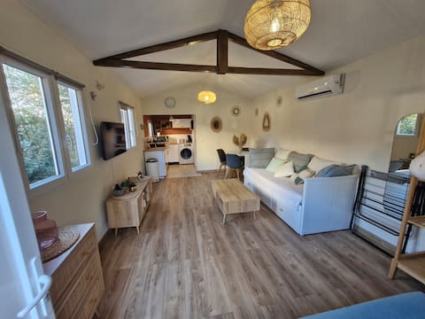 Successful Airbnb property: The Southern Cocoon in Sotta
