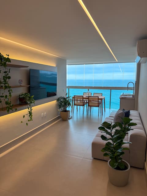 Full Sea Front Style Apartment in P. da Costa