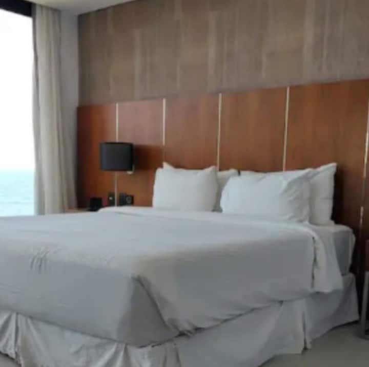 двуспално легло (queen) с изглед към океана 