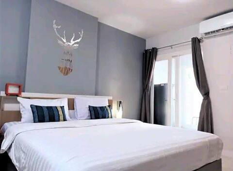 1 brd heart of old town phuket convenience cheap