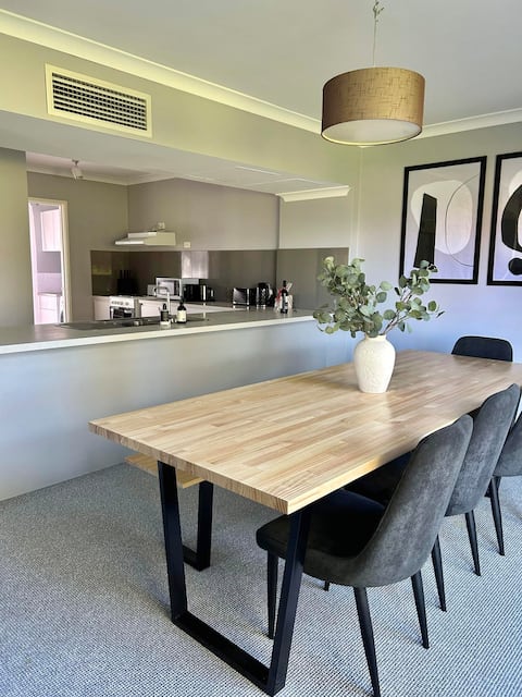 Luxurious 3-Bedroom Villa near The Vines Resort!