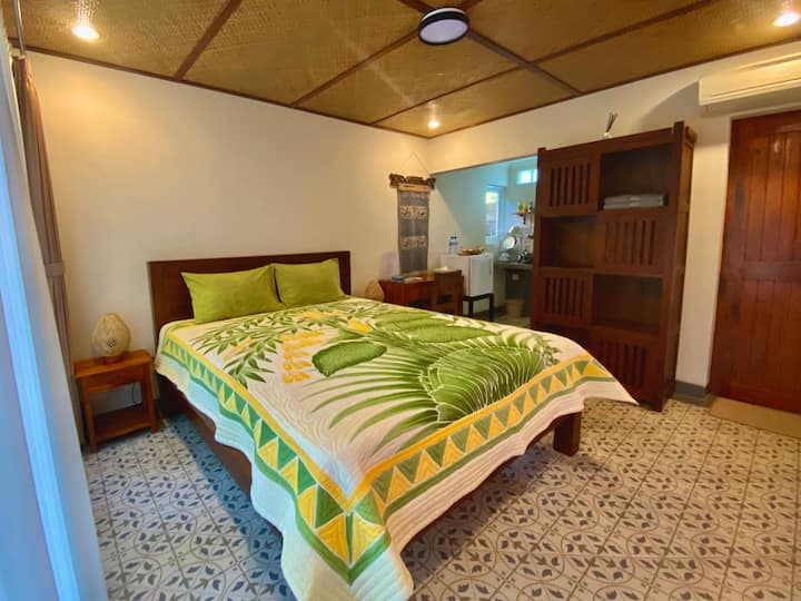 The Barn: Cozy 1st Floor Studio - Sanur