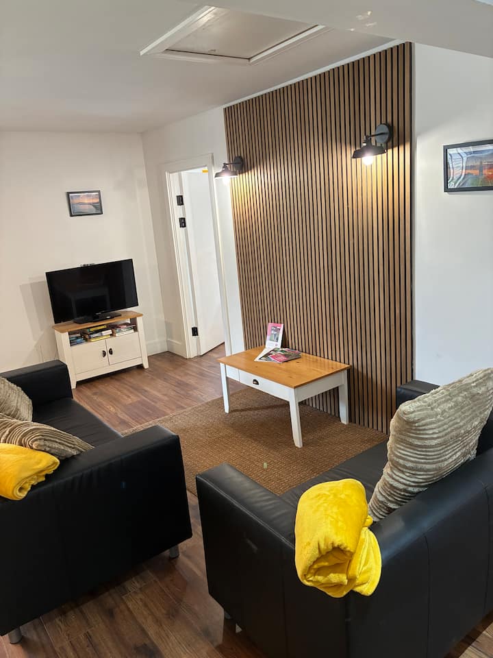 One Bedroom Lodge Near Dublin With Airport Shuttle - Maynooth