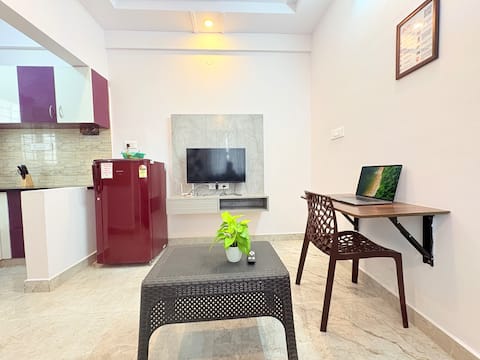 1Bhk with Lift 403 (300mtr from techmahindra)