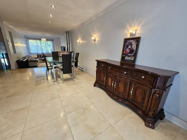 Spacious 2 storey Townhouse,3 rooms,1.5 bathrooms gallery image 3