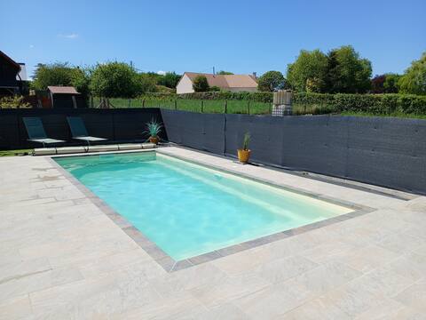 family cottage heated pool next to Loir-Zoo 24/7