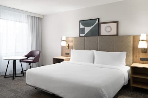 | 2 BR Suite w Kitchen/ Free Breakfast- Sleeps 7