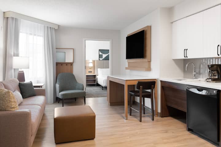 | 2 Br Suite W Kitchen| Free Breakfast- Sleeps 7 - Lexington, MA
