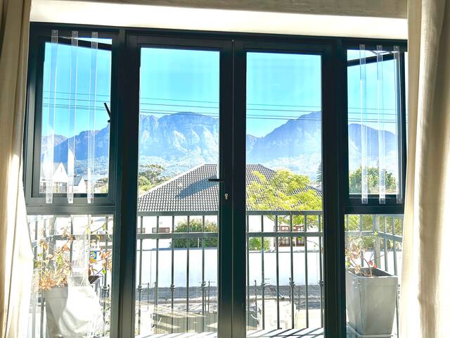 Four BDR Family Home in Claremont gallery image 5