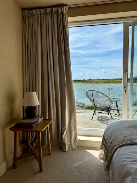 Cosy Cottage By the Sea