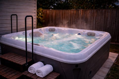 Hot Tub • Pet Friendly • King Bed • Fenced Yard