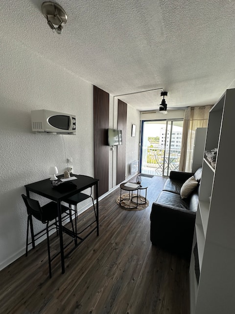 Successful Airbnb property: Sea view studio with beach access - ALBA in La Grande Motte