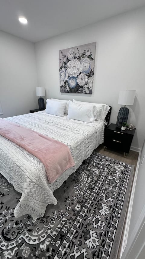 Patchwork Paradise B -Brand New 2BR Home near MSQC