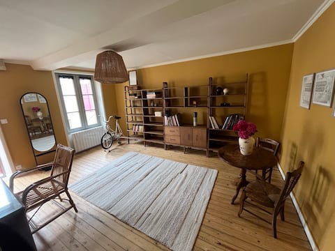Top Airbnb: Beautiful fisherman's house next to the harbor in Port En Bessin Huppain