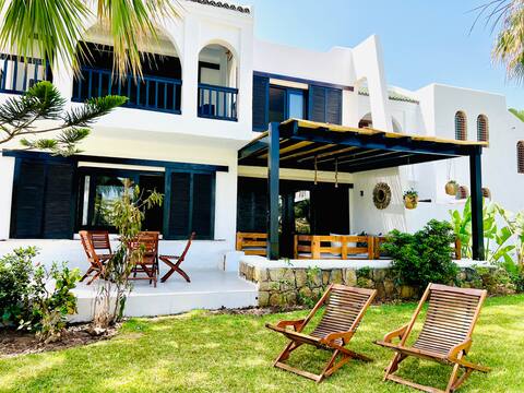 very beautiful villa sea view in Bahia Smir