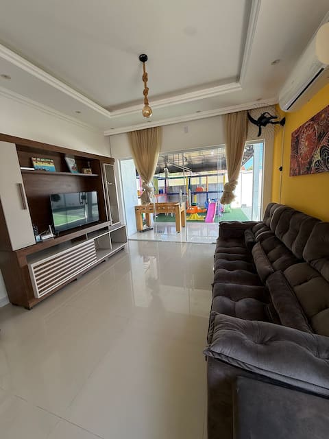 Top performing Airbnb: Lagoa Beach House Casa in Araruama
