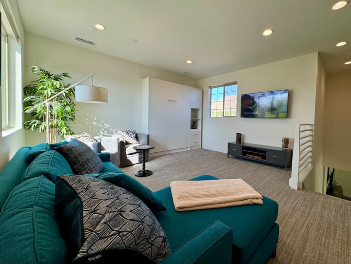 Მისაღები ოთახი №2 (საწოლი კუინ მერფი) 