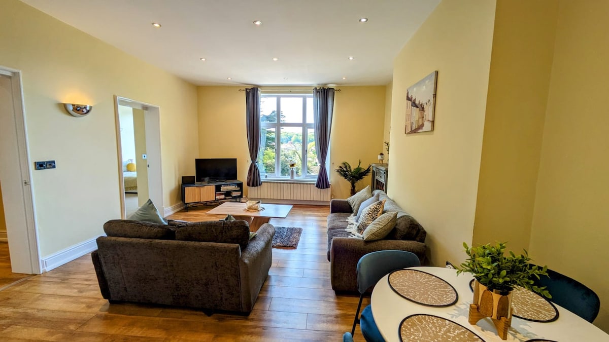 Successful Airbnb property: Impressive first floor property in Cromer