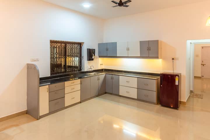 Full kitchen image 1