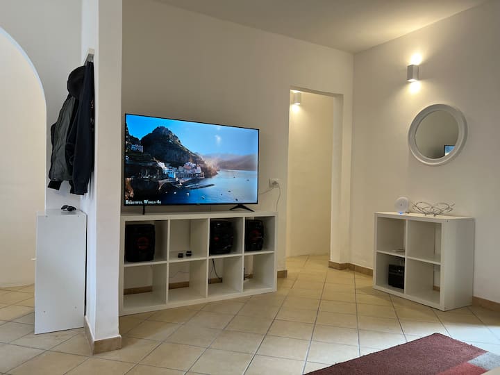 Smart TV (with access to streaming services if guests have a subscription) and stereo system with Bluetooth connectivity and radio. A new air-conditioning unit has been installed August 2024.