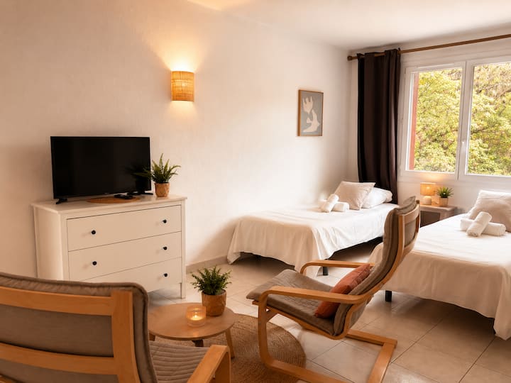 Studio 12 Au Calme, Terrasse, Proche Thermes - Gréoux-les-Bains