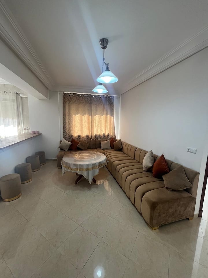 Appart Av. Mohamed 6 - Face Plage, Mall, Gare - タンジェ