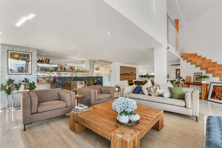 Central Luxury Penthouse | Pvt Pool + Backup Power gallery image 3