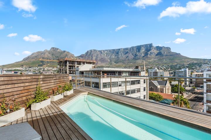 Central Luxury Penthouse | Pvt Pool + Backup Power