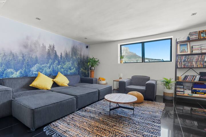 Central Luxury Penthouse | Pvt Pool + Backup Power gallery image 5