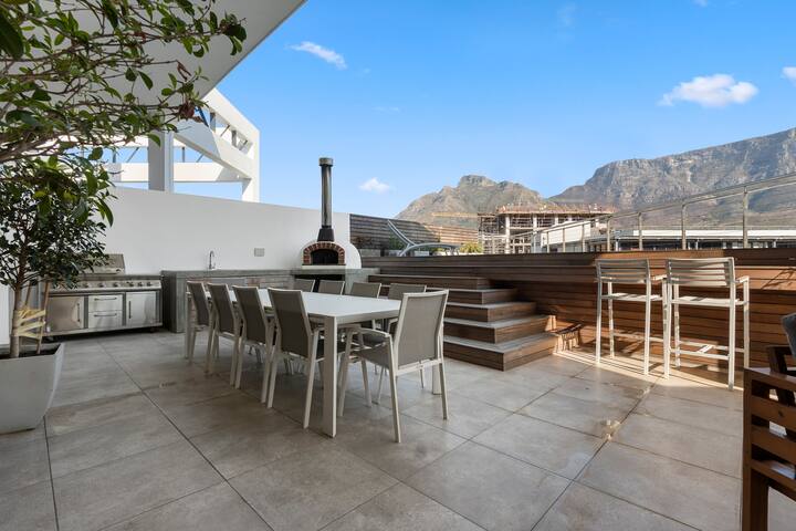 Central Luxury Penthouse | Pvt Pool + Backup Power gallery image 2