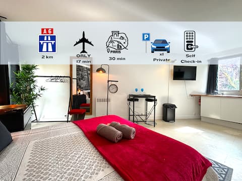 Onice: Modern Studio, near Orly/T12