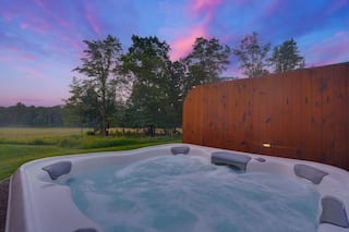 Stay near Laurel Highlands