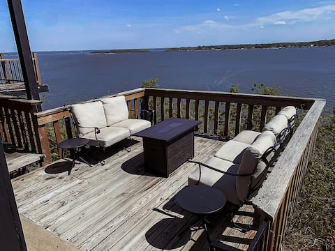 Stunning Views, Hot Tub, Pool Table, new furniture