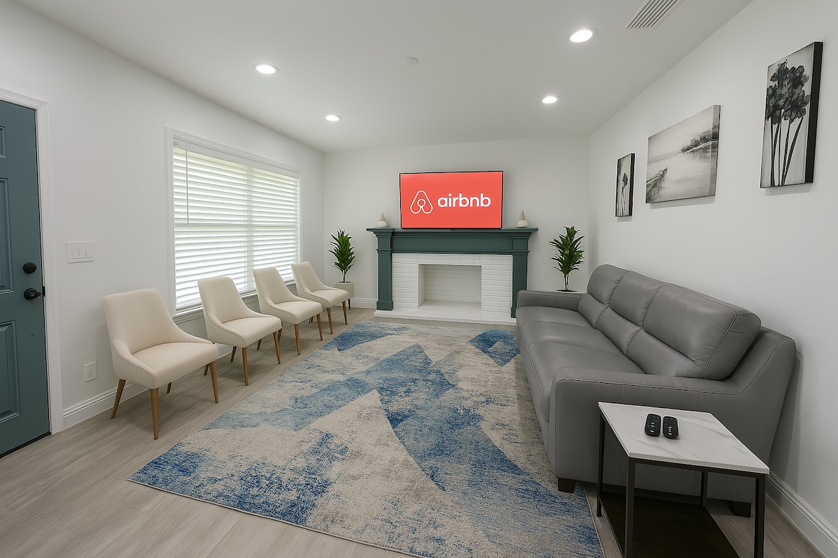 Popular Airbnb listing: Modern Bungalow Near DT & Ybor in Ybor Heights
