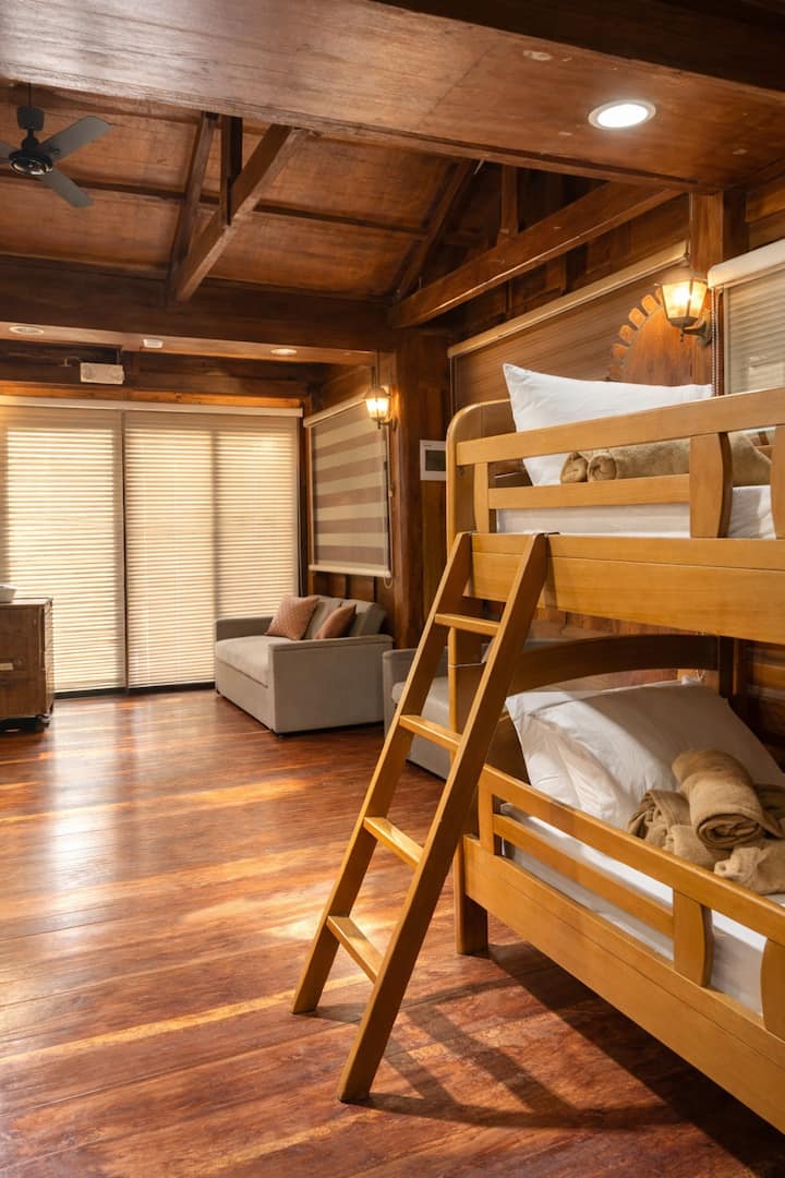Cozy Log Mountain Cabin With Breakfast & Pool - Compostela