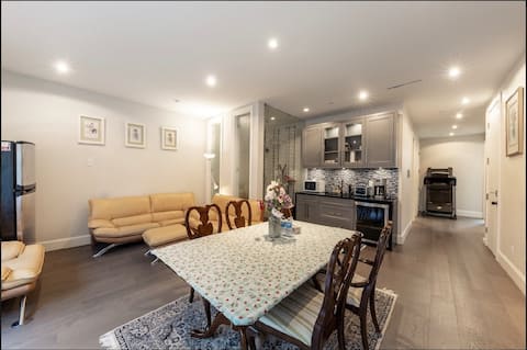 Successful Airbnb property: Spacious 3BR Basement Suite (Private) in Dunbar Southlands