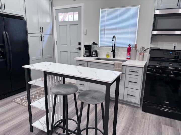 Cozy Studio In South Gate - South Gate, CA