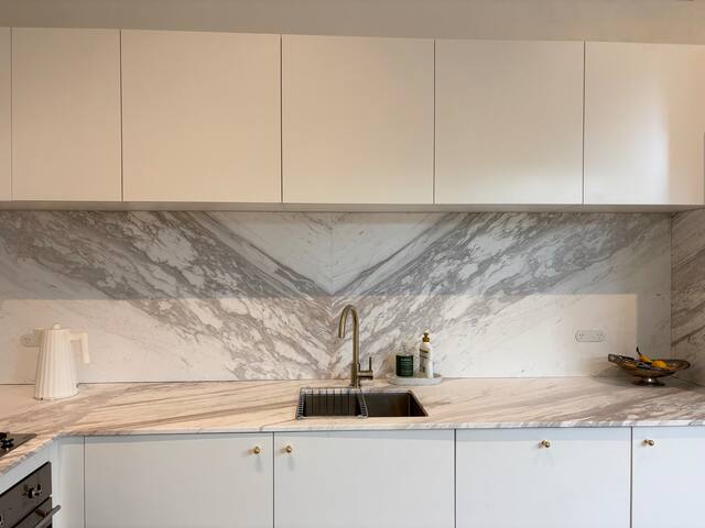 Whole house Fitzroy North gallery image 3