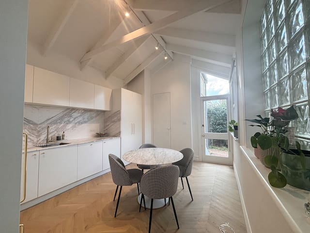 Whole house Fitzroy North gallery image 2