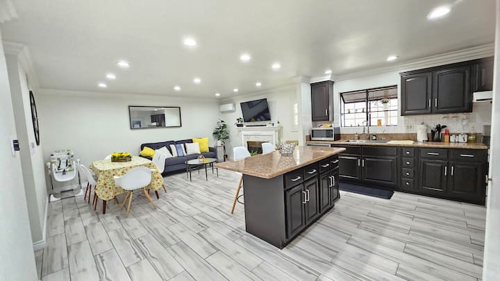 Convenient3bd2bthouse2parkings - Garden Grove, CA