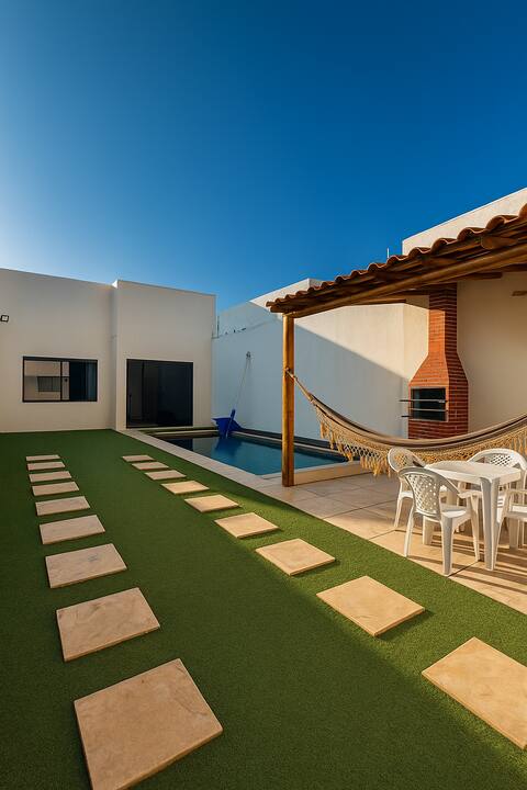 Spacious House with Pool and Barbecue Area