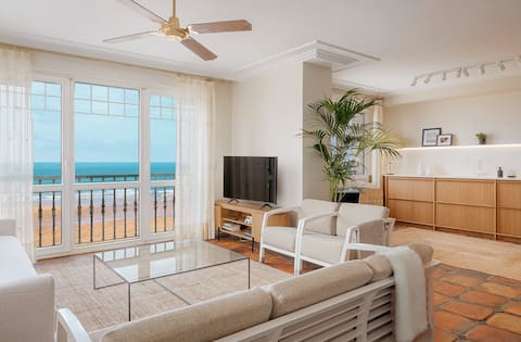 Beach front luxury apartment