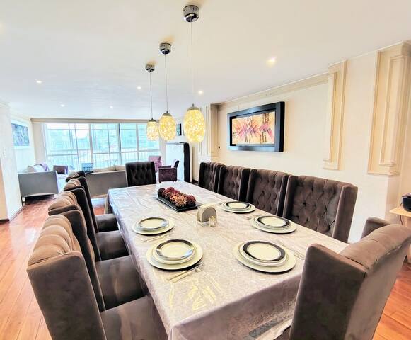 Spacious 4BR Apt Polanco | Balcony | Antara Mall gallery image 3