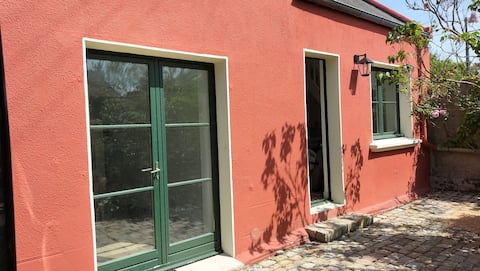 Maison Coquelicot & its outbuilding 5 min to the sea