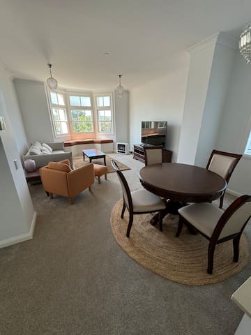 Charming Harbourside Manly Apt