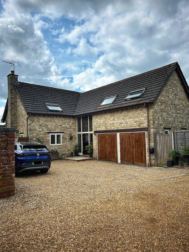 Ideal Silverstone Circuit Stay - Towcester