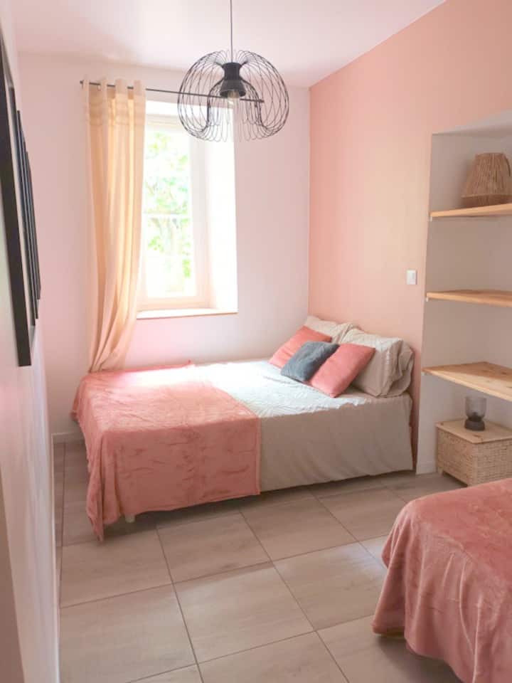 საძინებელი 1