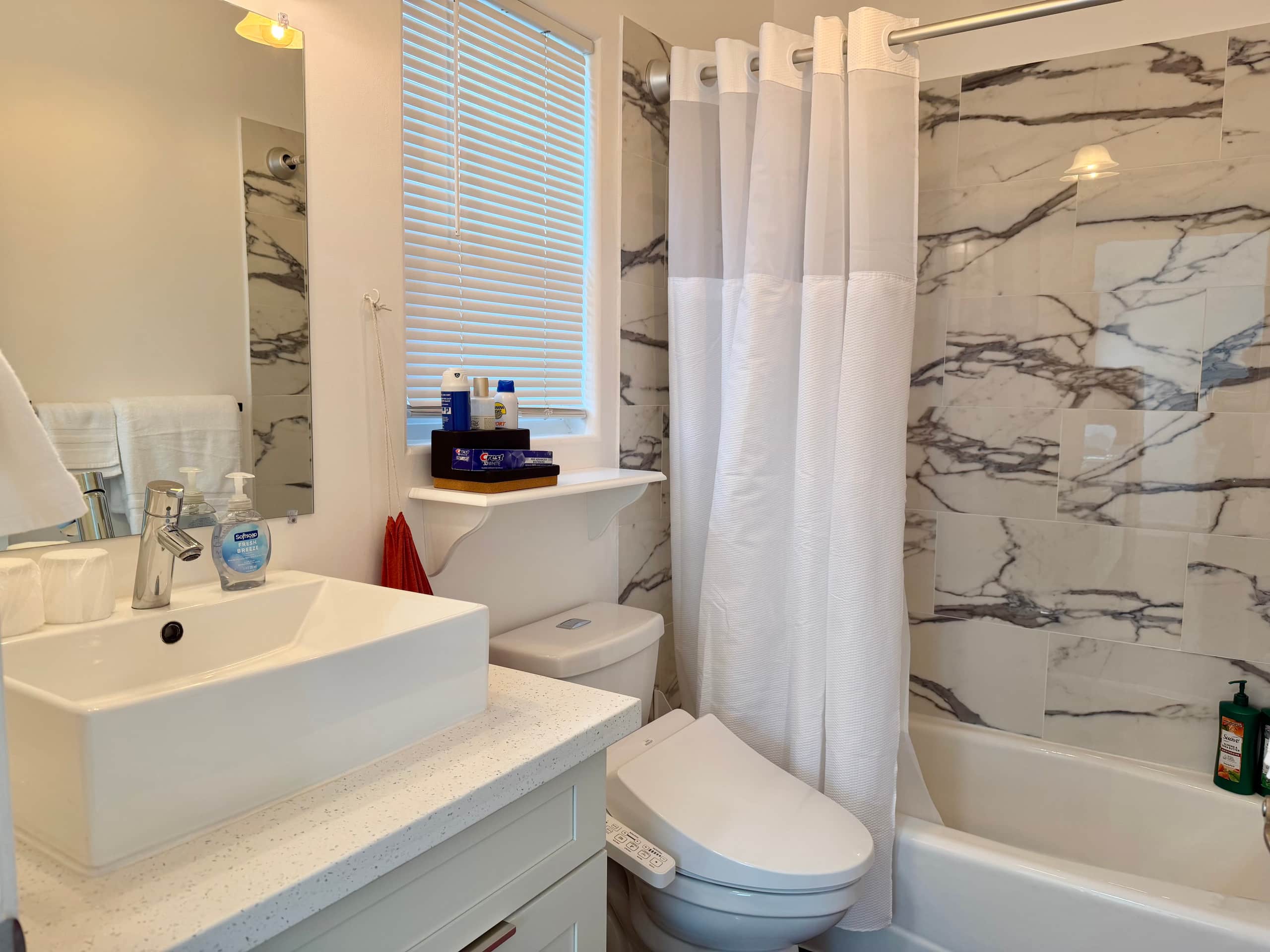 Home in Waimea · ★4.93 · 1 bedroom · 1 bed · 1 private bath - Image 6