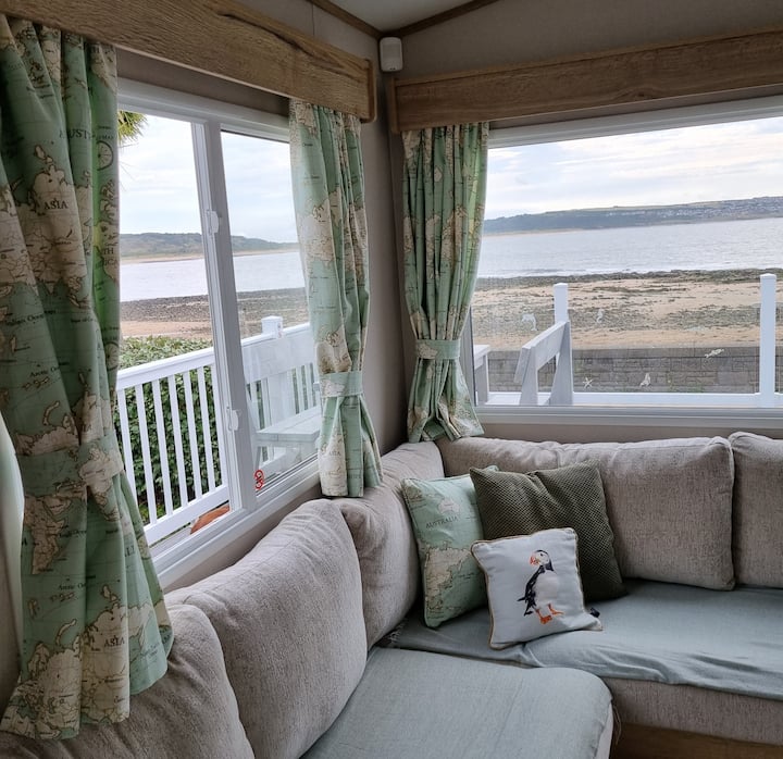 Ronnie's Spot Sea View Escape - Porthcawl